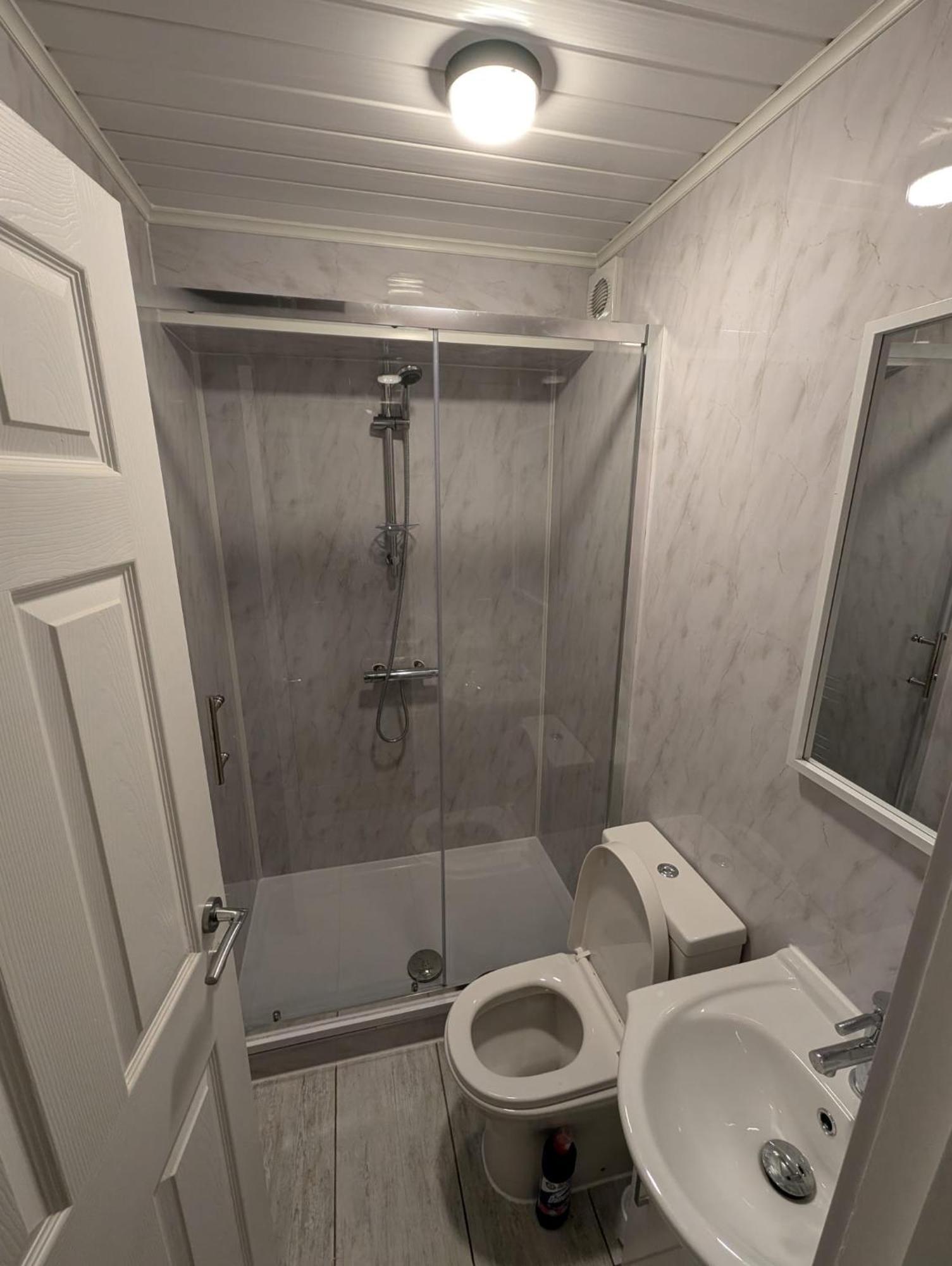 London En-Suite Double Rooms - Leytonstone E11 Exterior photo
